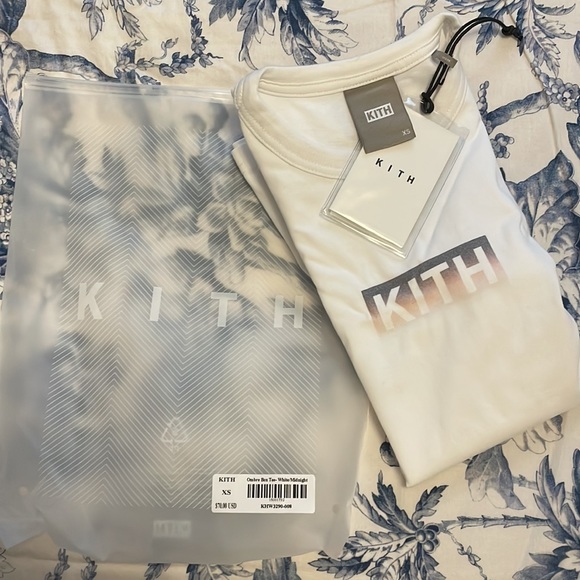 Kith Tshirt - Picture 1 of 5